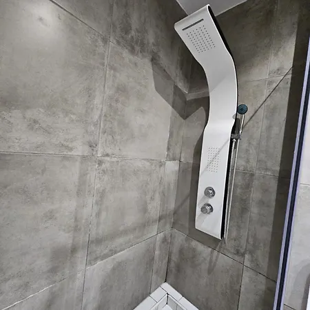 Acvi Lux - Center Apartmán *