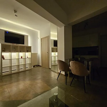 Acvi Lux - Center Apartmán